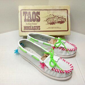 Footwear Taos Indian Maid Moccasins Style 526 Child size-2 White Leather New-IB